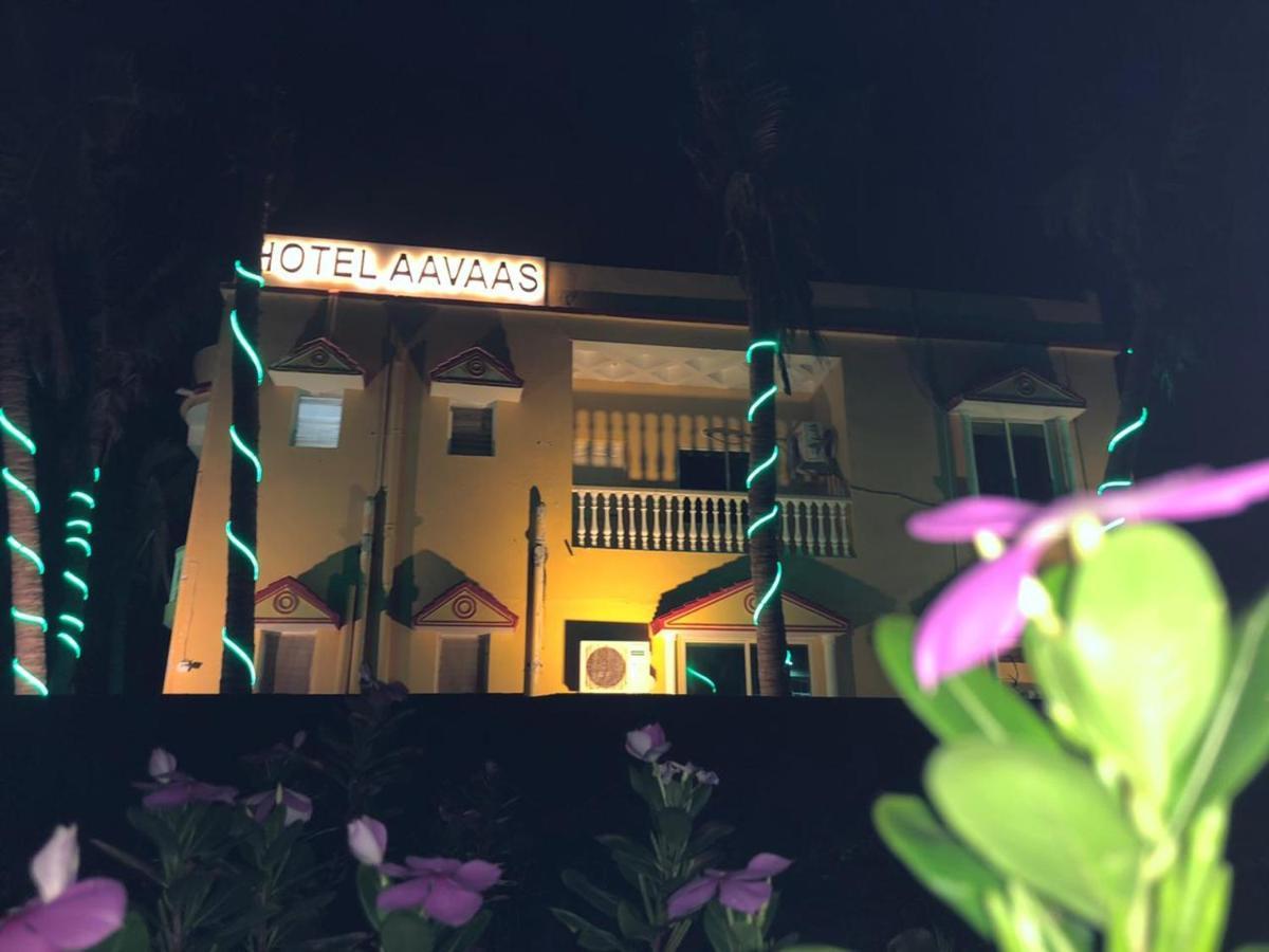 Hotel Aavaas Puri Buitenkant foto
