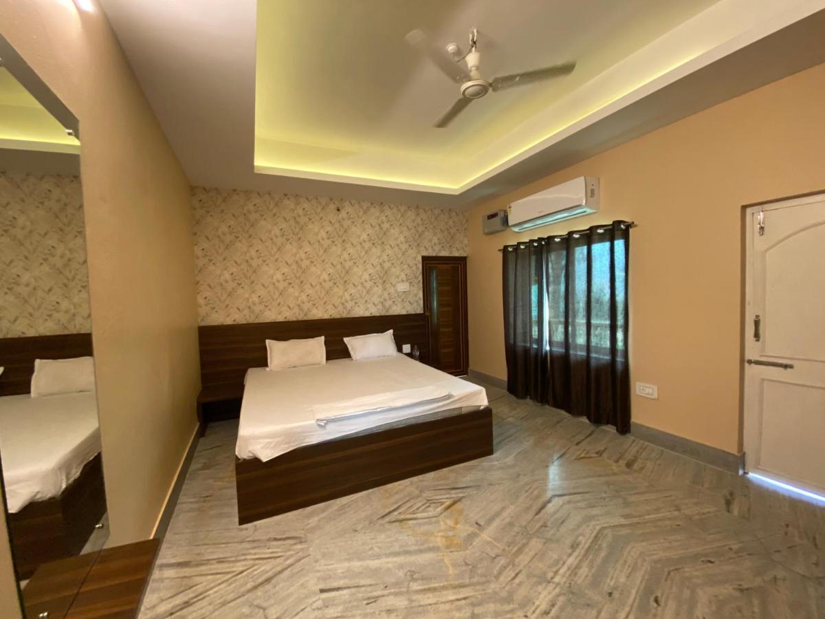 Hotel Aavaas Puri Buitenkant foto